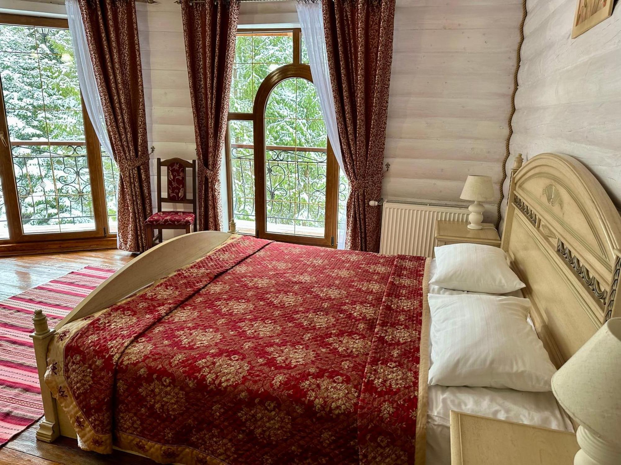 Hotel Dykyi Med Tatariv Ngoại thất bức ảnh
