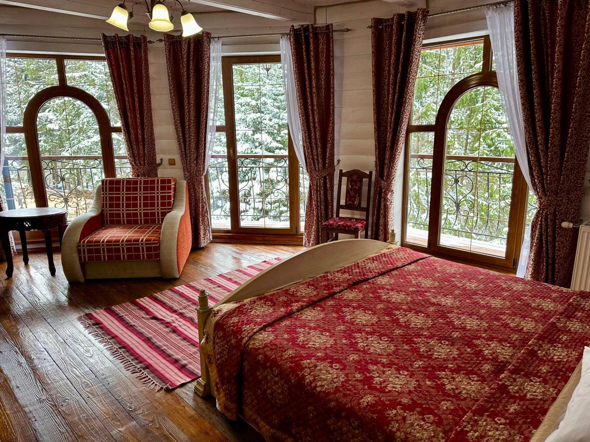 Hotel Dykyi Med Tatariv Ngoại thất bức ảnh