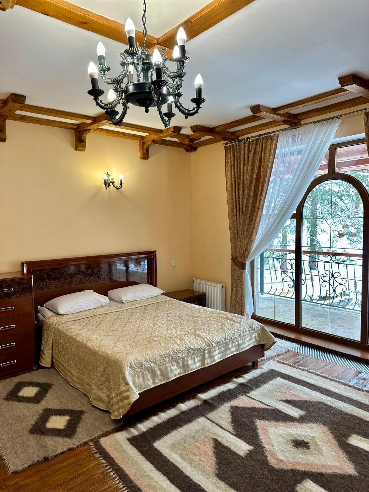 Hotel Dykyi Med Tatariv Ngoại thất bức ảnh