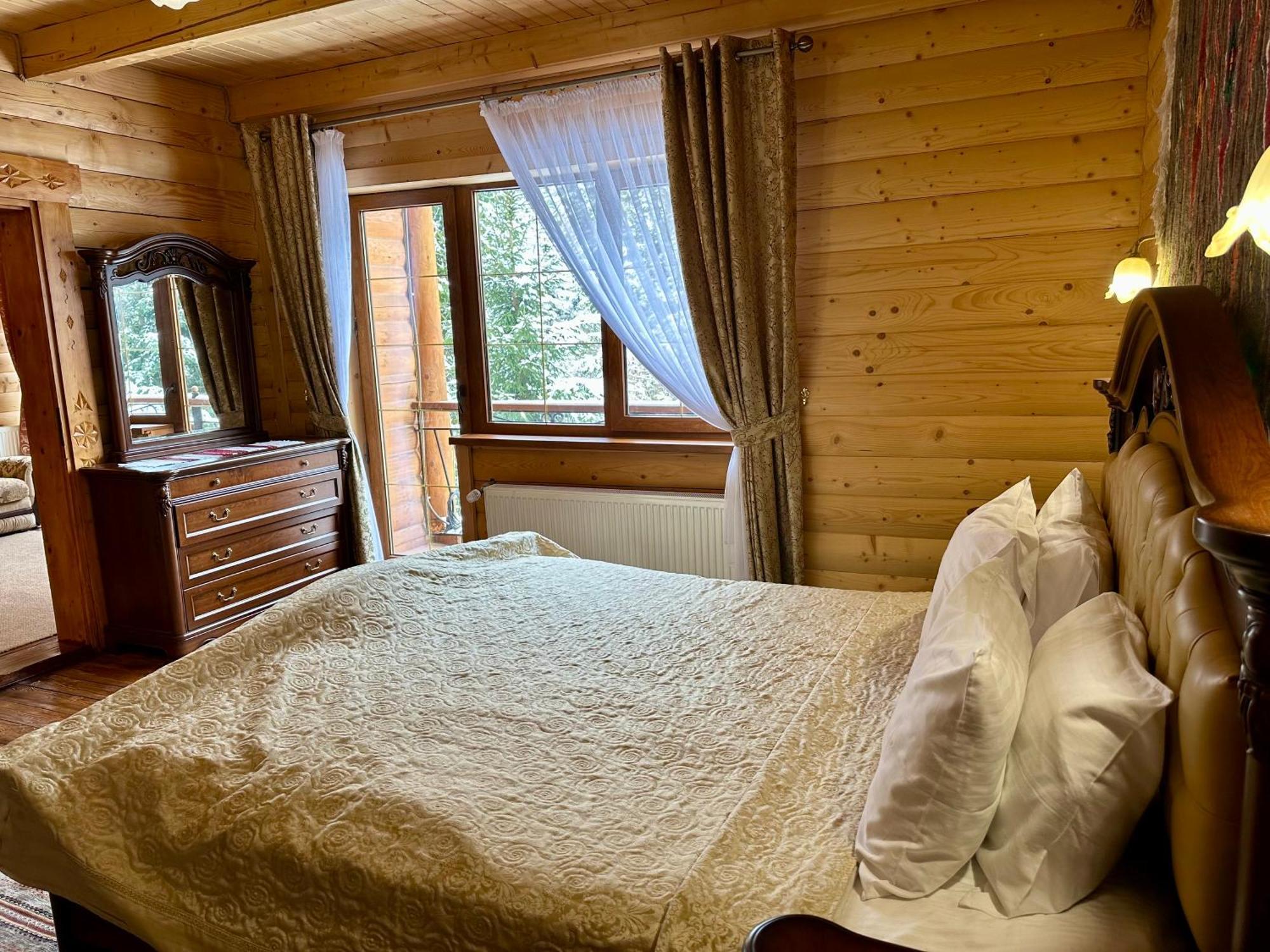 Hotel Dykyi Med Tatariv Ngoại thất bức ảnh