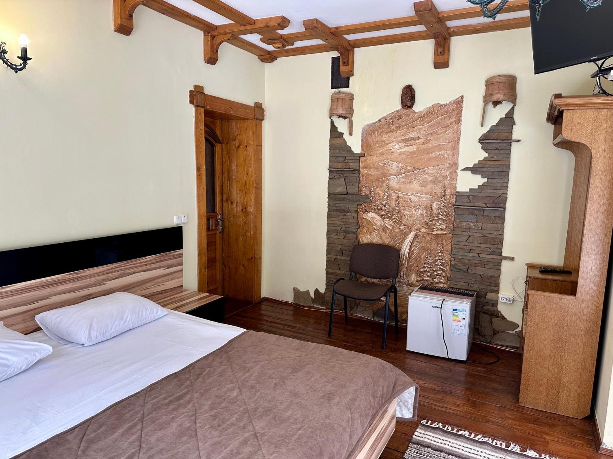 Hotel Dykyi Med Tatariv Ngoại thất bức ảnh