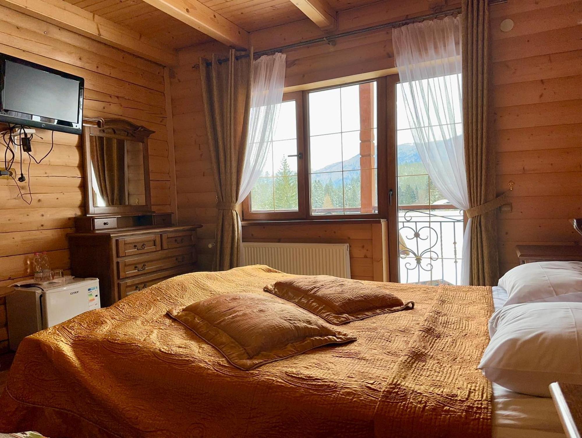 Hotel Dykyi Med Tatariv Ngoại thất bức ảnh