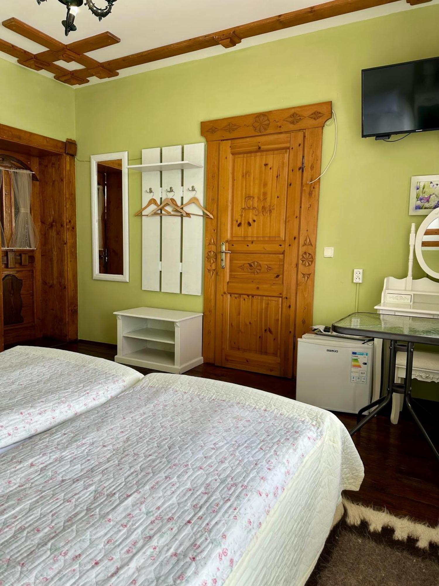 Hotel Dykyi Med Tatariv Ngoại thất bức ảnh
