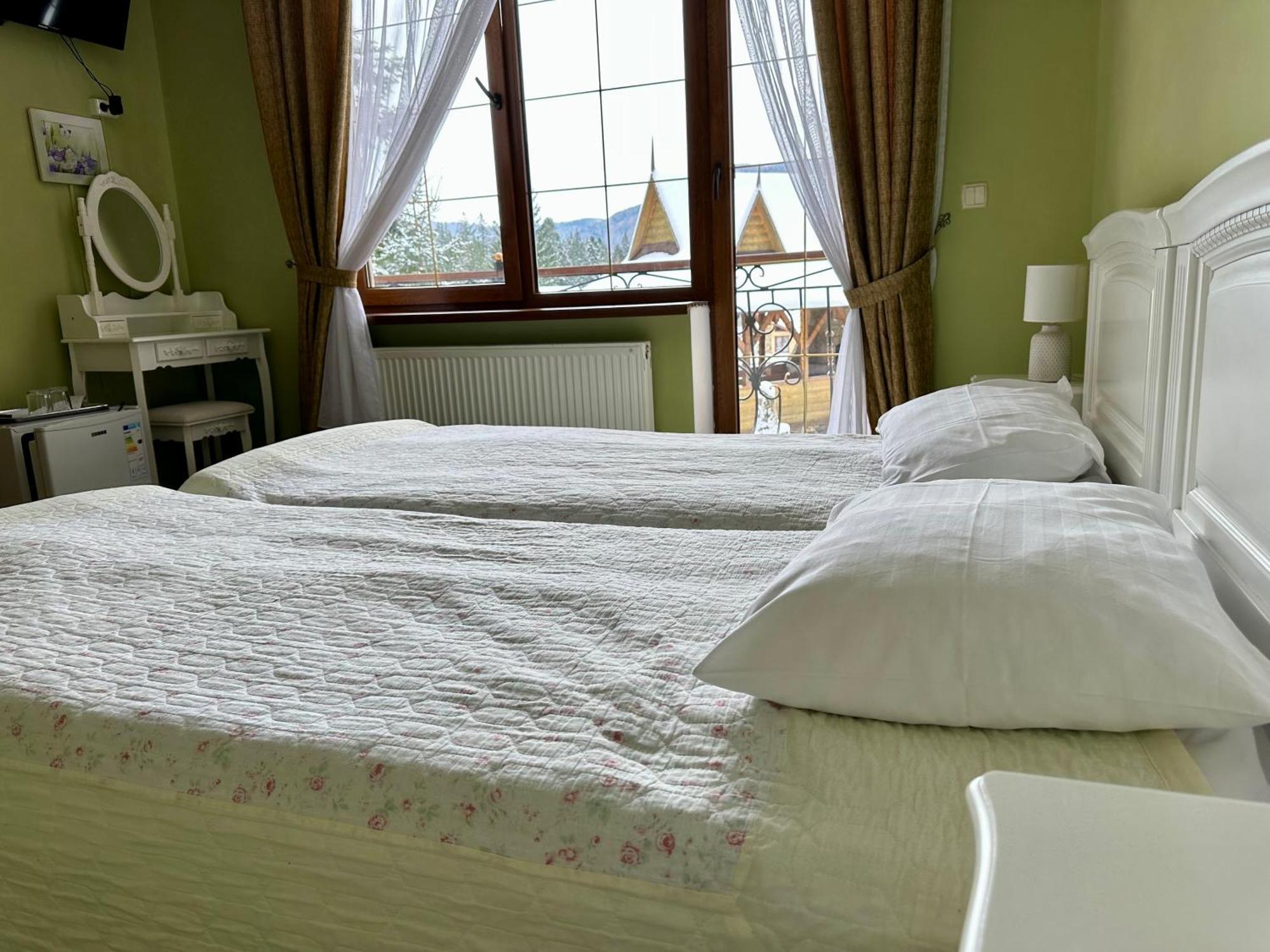 Hotel Dykyi Med Tatariv Ngoại thất bức ảnh